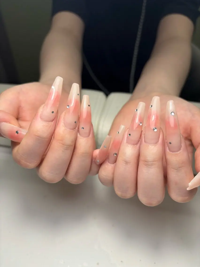 ネイル PEEKABOO京橋 .Minoriのネイルデザイン