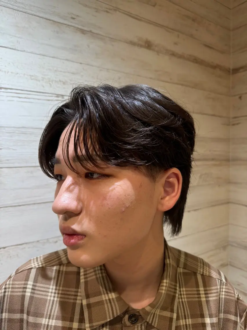 メンズ センターパート カルマパーマ メンズ韓国風 マッシュ メンズパーマ 井上 浅朝のヘアスタイル
