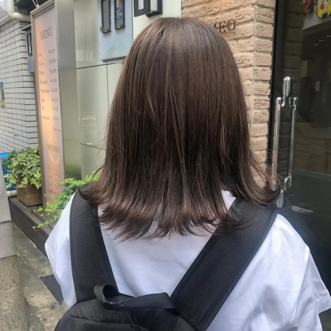 ミディアム カラー グレージュ モカグレージュ ，comma momoka🪄のヘアスタイル