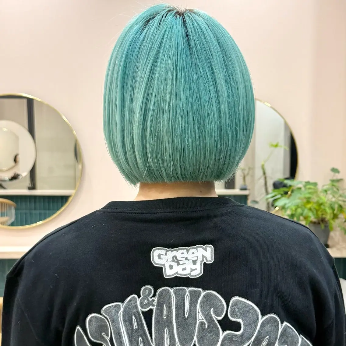 ミディアム カラー ボブ カット ヘアカラー 艶ブリーチカラー✨ ボブレイヤーSakiのヘアスタイル