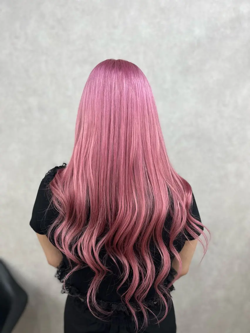 ロング ぴんく髪の美容師🎀 🖤ゆうなのヘアスタイル