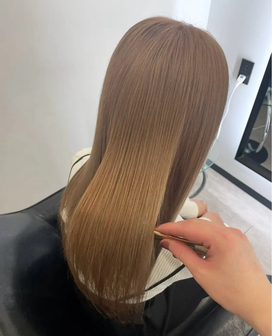 ミディアム カラー ダブルカラー 近藤 慧依のヘアスタイル