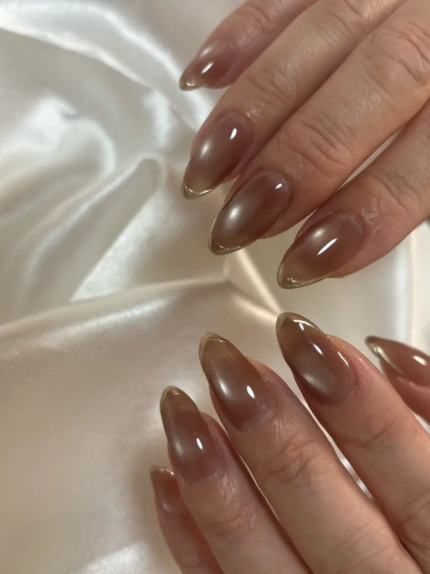ネイル フレンチネイル マグネットネイル ハンドネイル TAKAMI 髪と爪を同時に施術のネイルデザイン