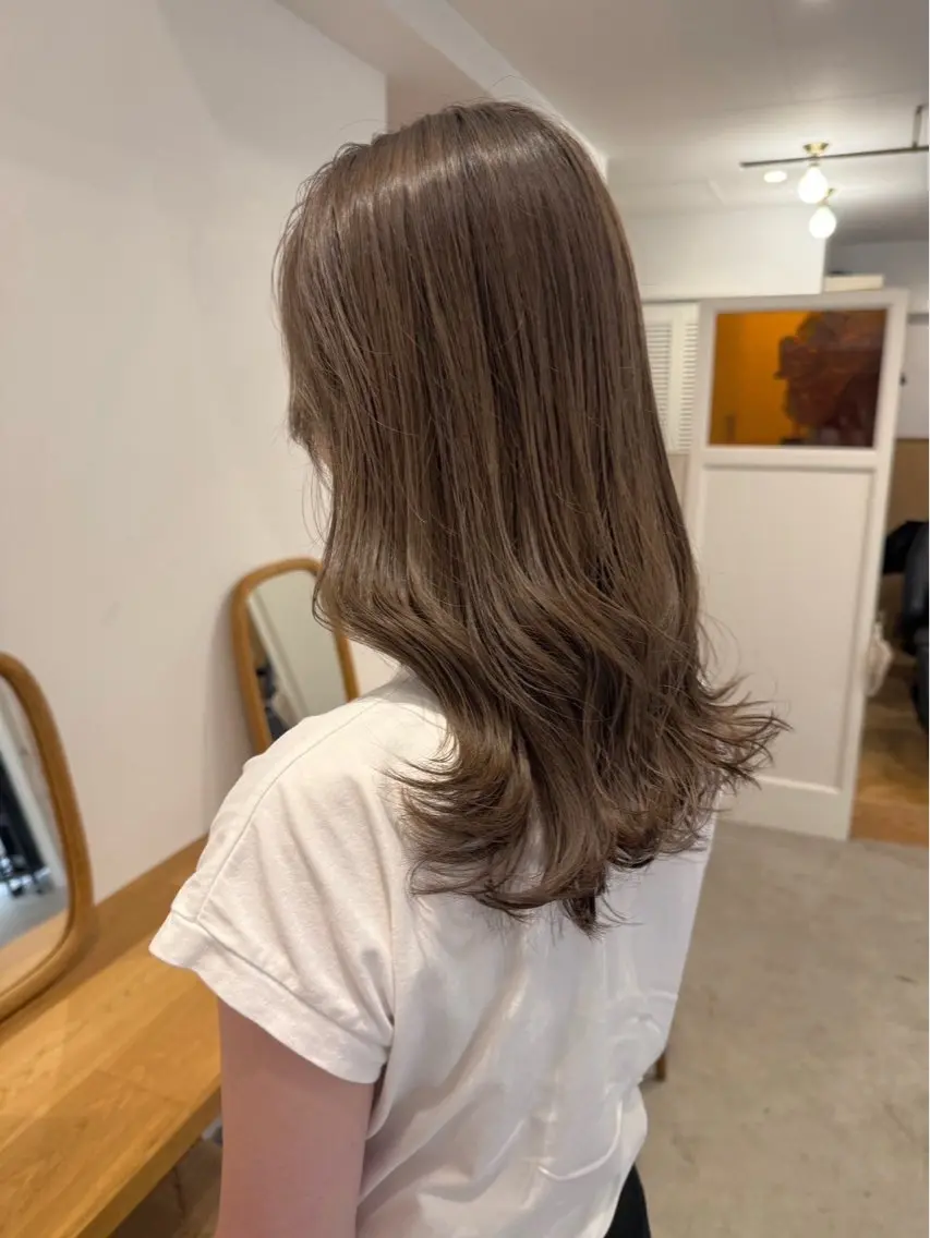ロング カラー ブラウンカラー 透明感カラー オリーブブラウン ヘアカラー 高森 朱雀のヘアスタイル