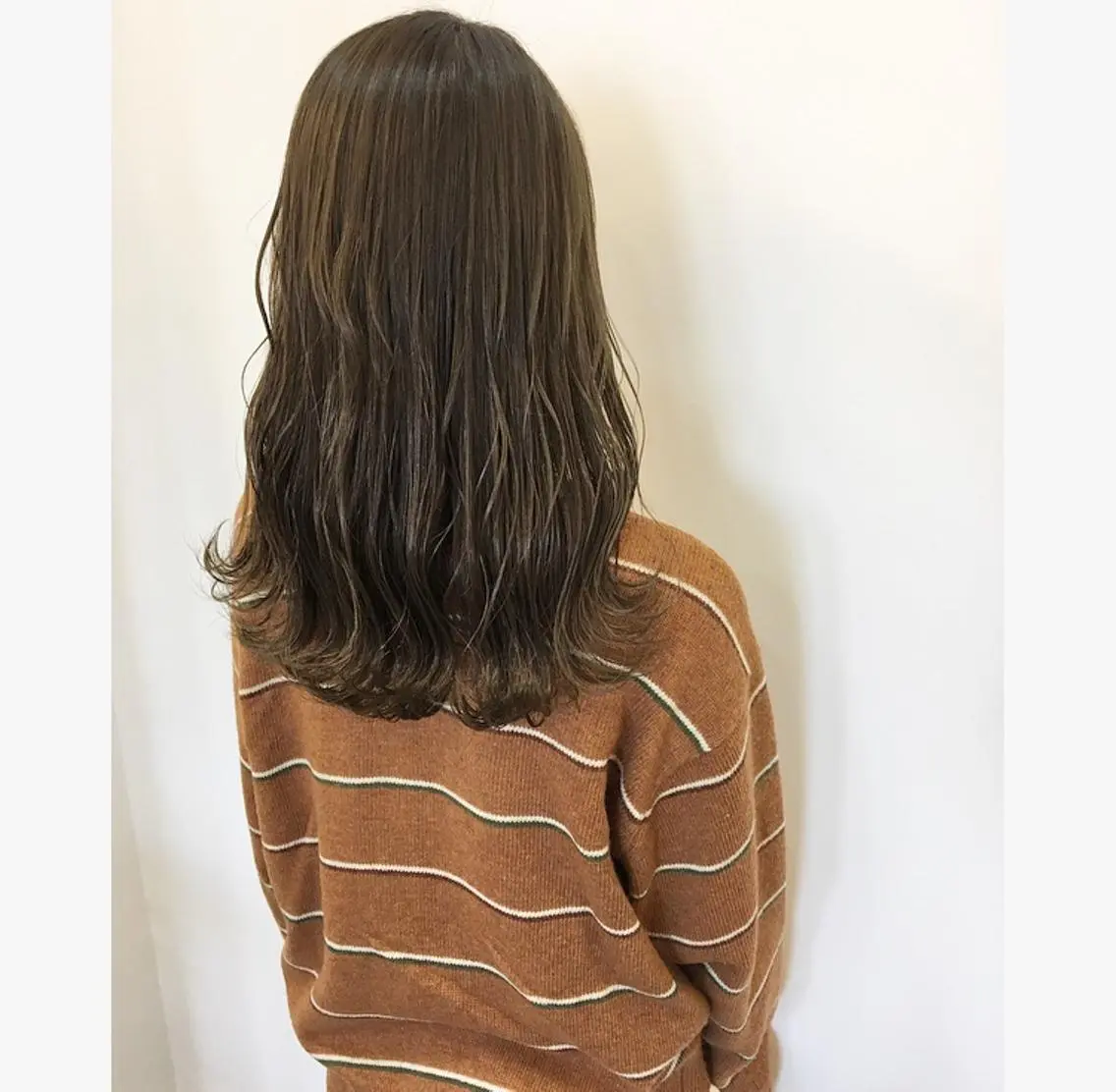 セミロング カラー アッシュ 透明感カラー ハイライトカラー ハイライト 鈴木 翔梧のヘアスタイル