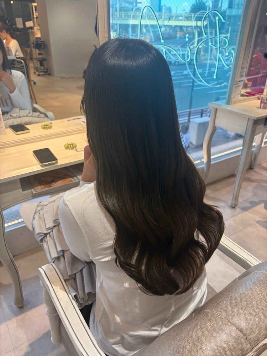 ロング カット ヘアカラー CreBiA 𝜗𝜚Sakuraのヘアスタイル