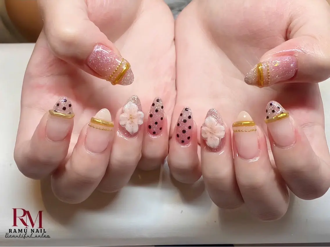 ネイル キラキラネイル マグネットネイル ミラーネイル ピンク 夏ネイル ハンドネイル RAMU Nail 恵比寿店のネイルデザイン