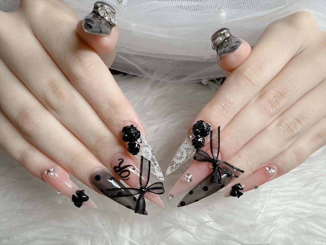 ネイル フレンチネイル ジェルネイル ハロウィン 韓国ネイル マグネットネイル ハンドネイル H.baby Nail Salonのネイルデザイン