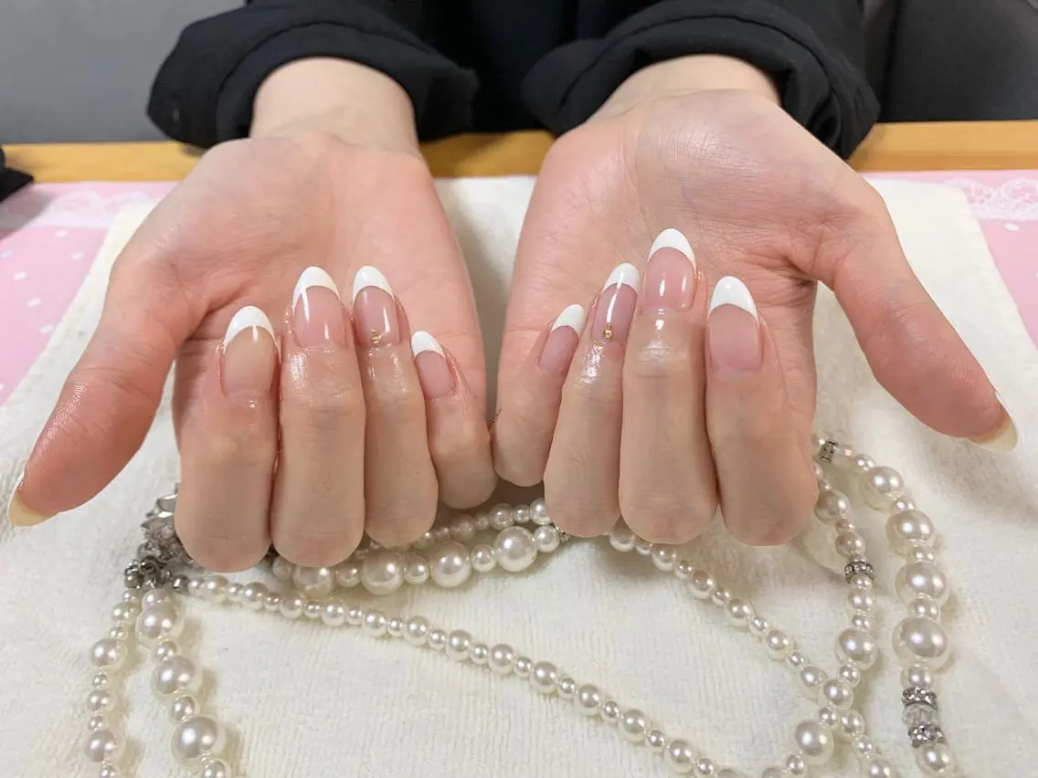ネイル クリアネイル フレンチネイル 手塚 里奈のネイルデザイン