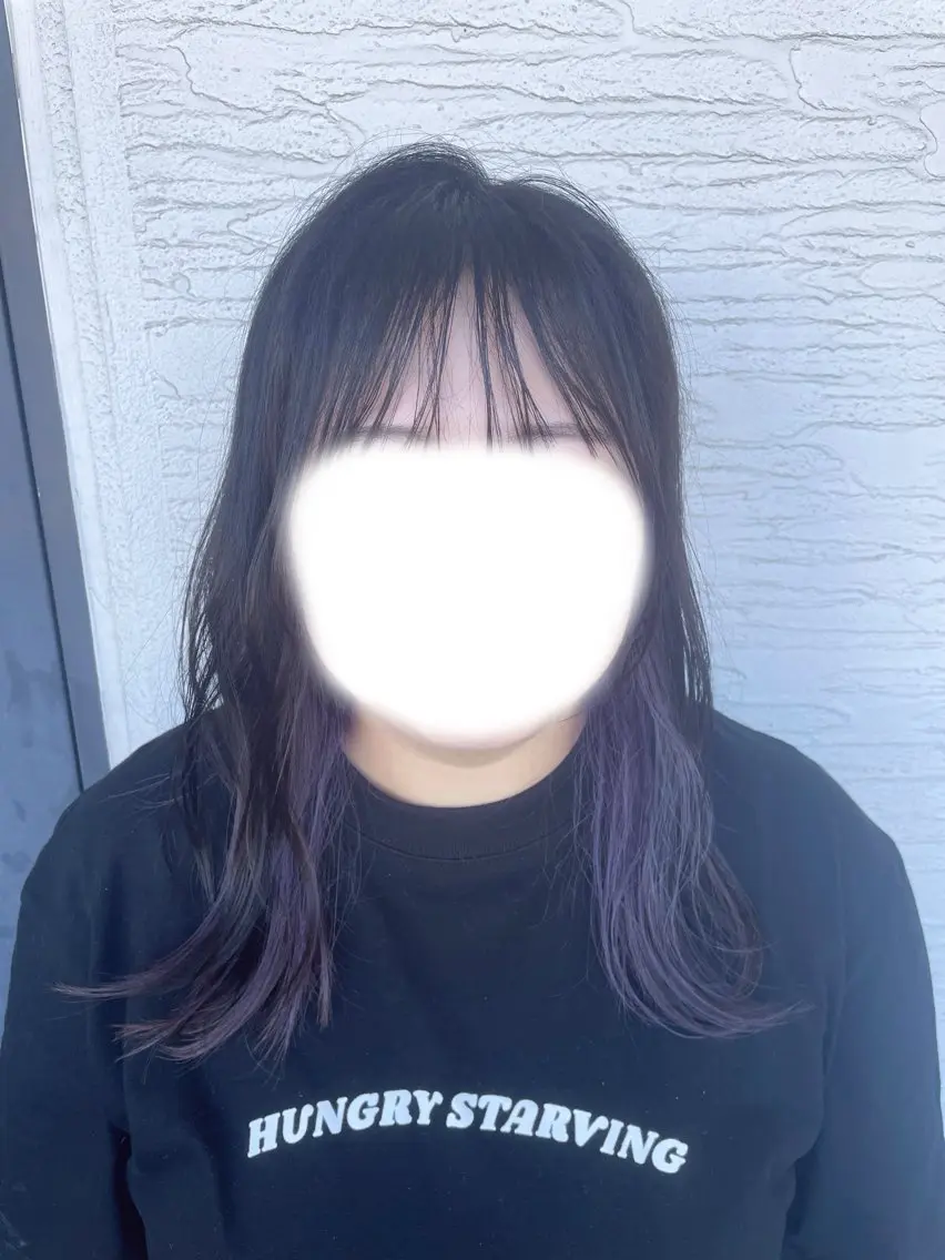 セミロング カラー インナーカラー ラベンダーカラー 丸山 菜々子のヘアスタイル