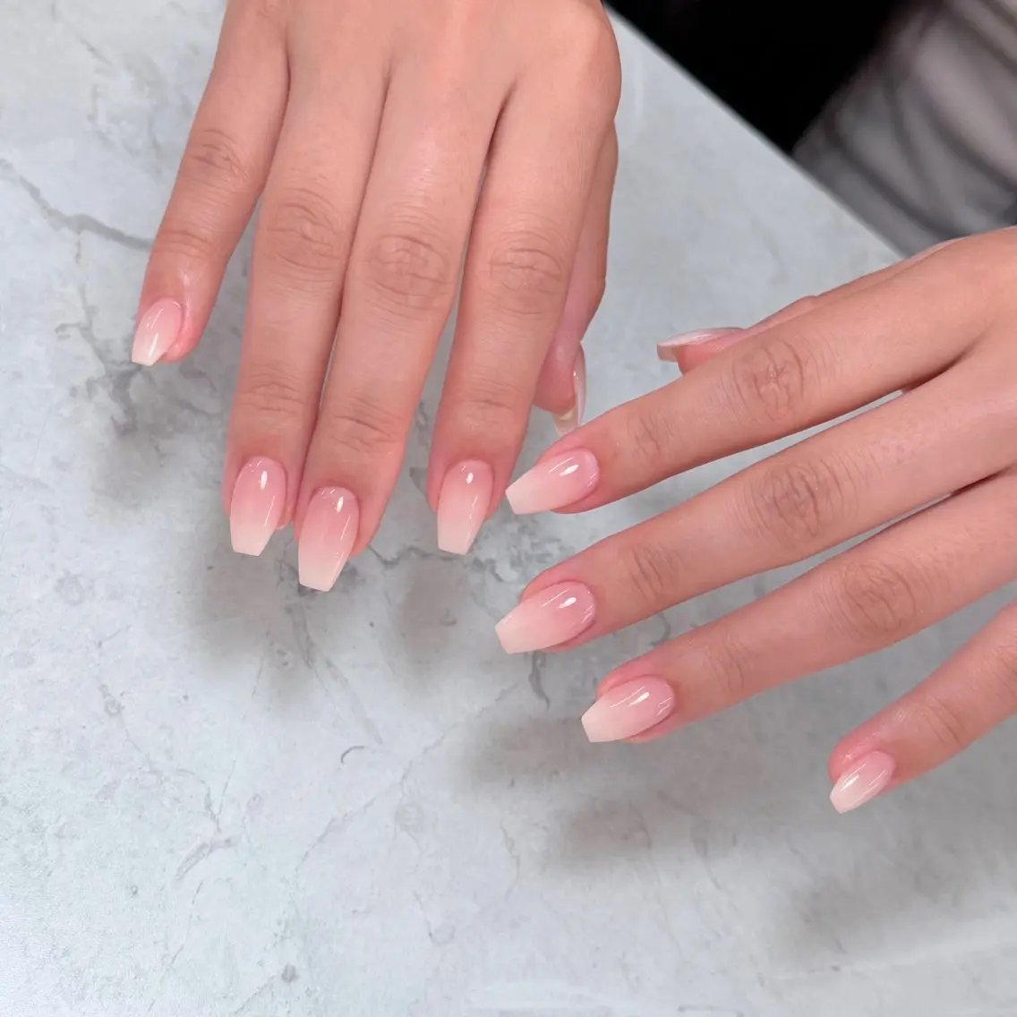ネイル 長さ出し キラキラネイル 韓国ネイル ロングネイル ワンホンネイル ハンドネイル Josie nail salonのネイルデザイン