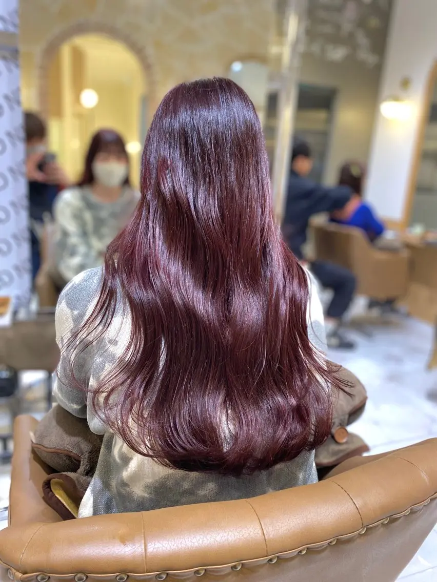 ロング カラー ブリーチ ブリーチなしカラー レッドカラー 坂井 茅聖のヘアスタイル