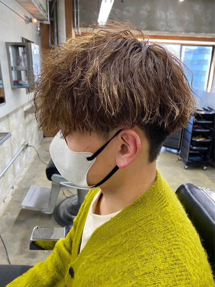 カラー パーマ メンズ アップバング ビジネス メンズパーマ メンズショート スパイキーショート カット パーマ 土岐/メンズ専門 パーマ特化美容師🔥のヘアスタイル
