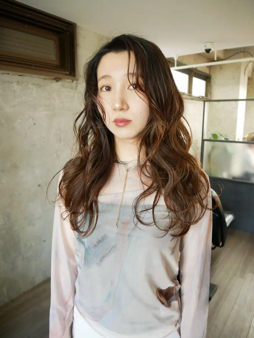 ロング カラー 似合わせカット カット ヘアカラー トリートメント 森田遥奈/透明感カラ ー/酸性ストレートのヘアスタイル