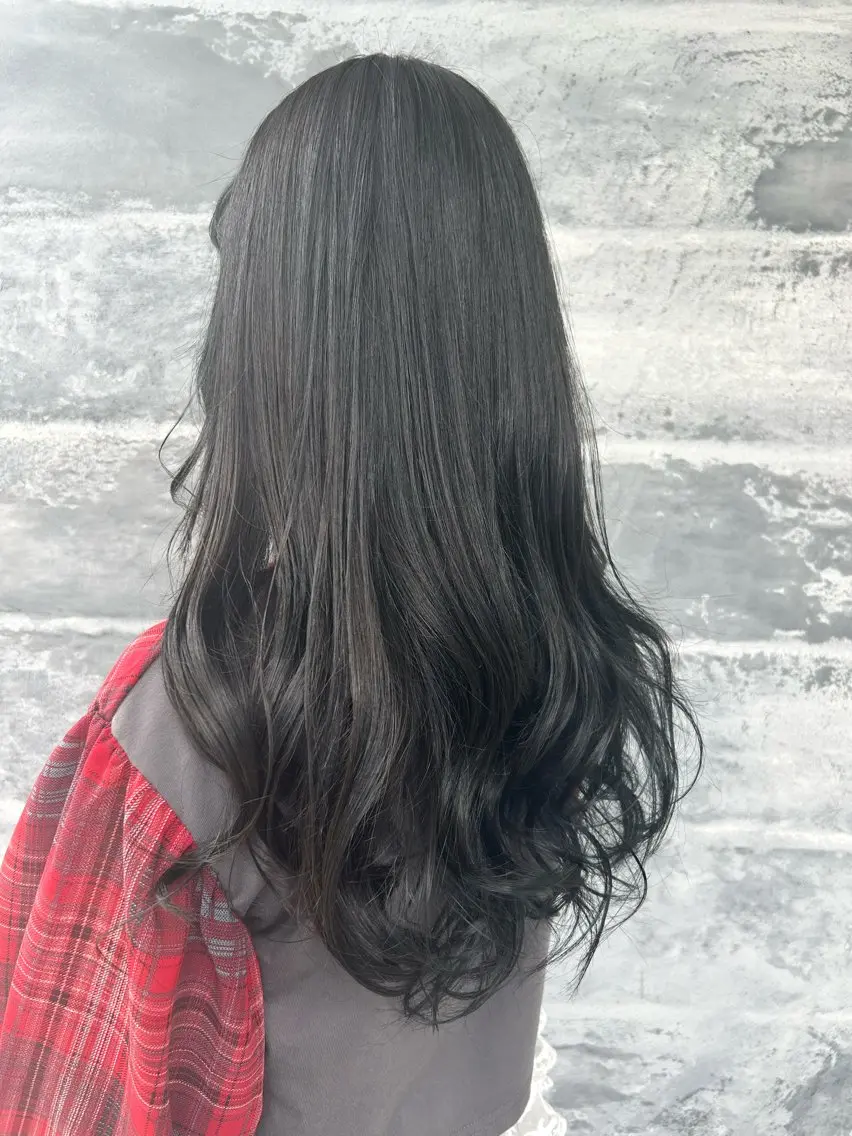ロング カラー 黒髪 ブルーカラー ブルーブラック ヘアカラー COLOR LABO かすみのヘアスタイル