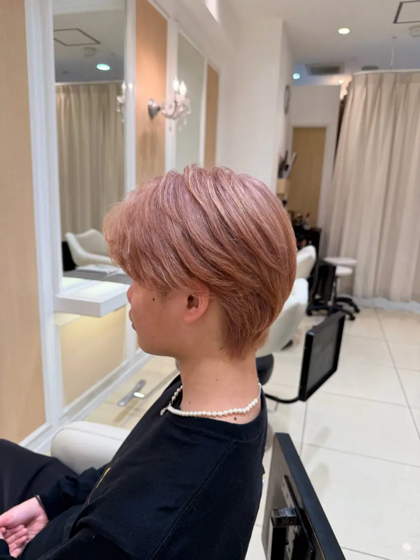 カラー メンズ メンズブリーチ ブリーチ ピンクカラー カット ヘアカラー ☆Ash中目黒 浦野遥☆*。のヘアスタイル