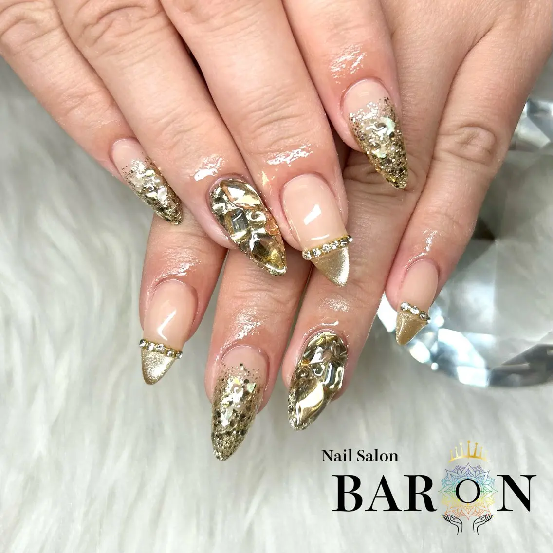 ネイル ゴールド ♛︎BARON♛︎ SUMIRE.のネイルデザイン