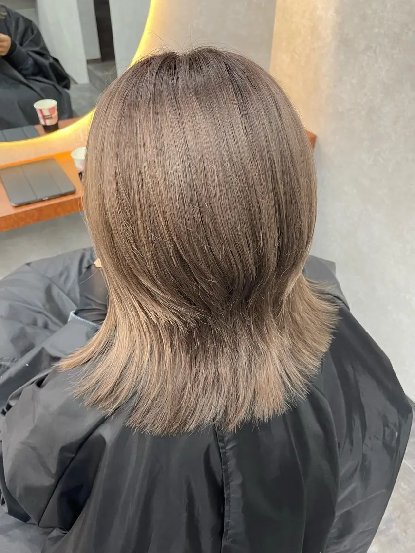 ミディアム 佐藤 菜穂のヘアスタイル