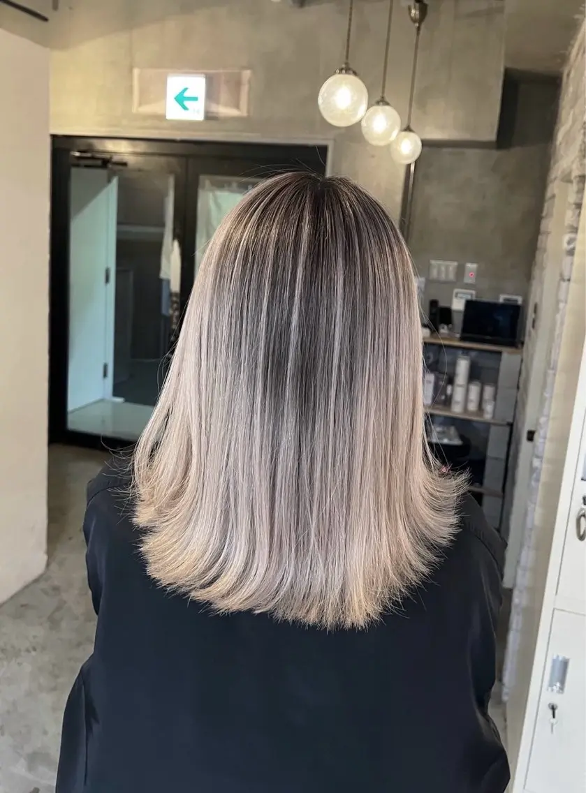 ショート カラー バレイヤージュ グレージュ レイヤーカット ヘアカラー トリートメント 指名数No.1 /NAOYAのヘアスタイル