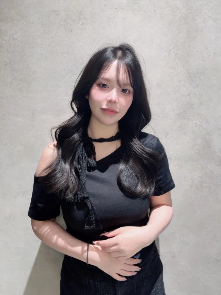 ロング カラー パーマ ヘアアレンジ 葵 本番韓国美容師 レイヤーカットのヘアスタイル