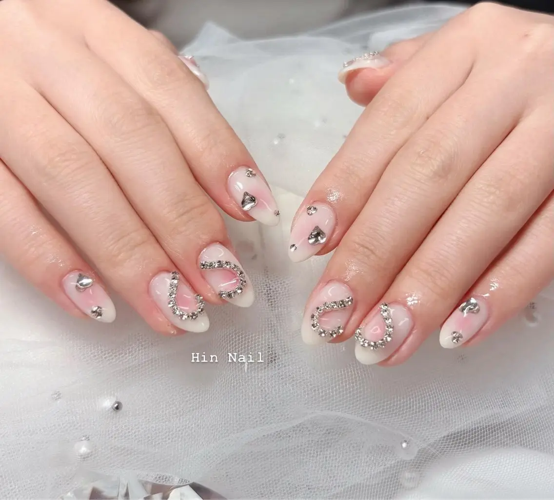 ネイル ハンドネイル HIN NAILのネイルデザイン
