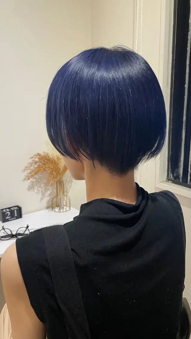 ショート カラー ブリーチ ネイビーカラー ★透明感カラー★ ayaka🌹のヘアスタイル