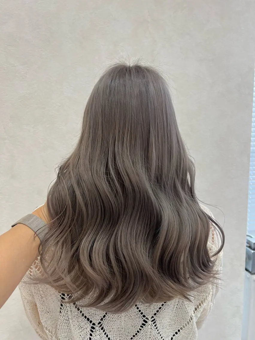セミロング 韓国風🫧艶カラー 💟ran💟のヘアスタイル