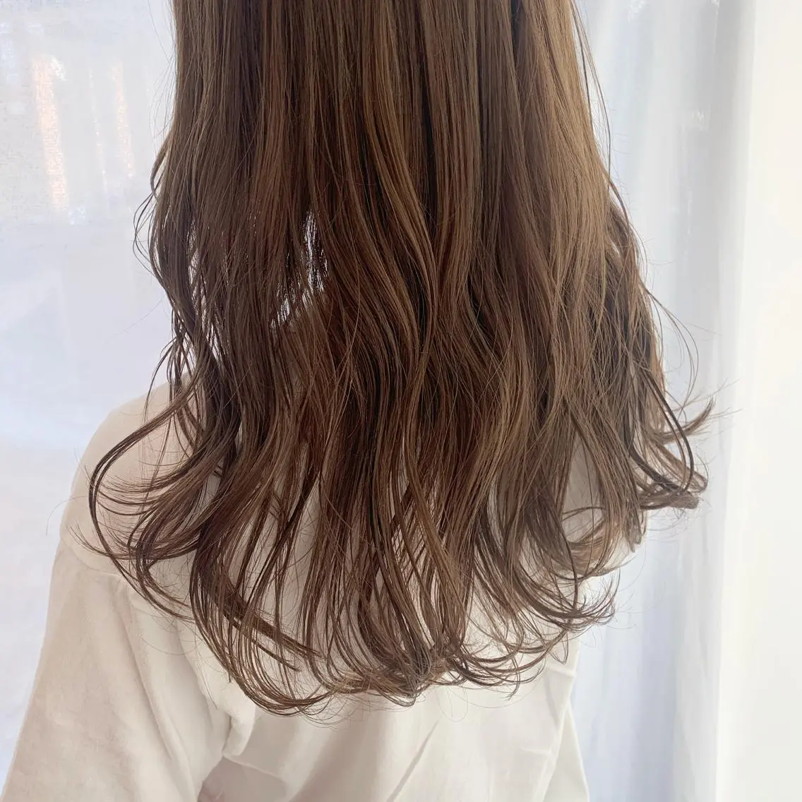 カラー 山口 莉奈のヘアスタイル