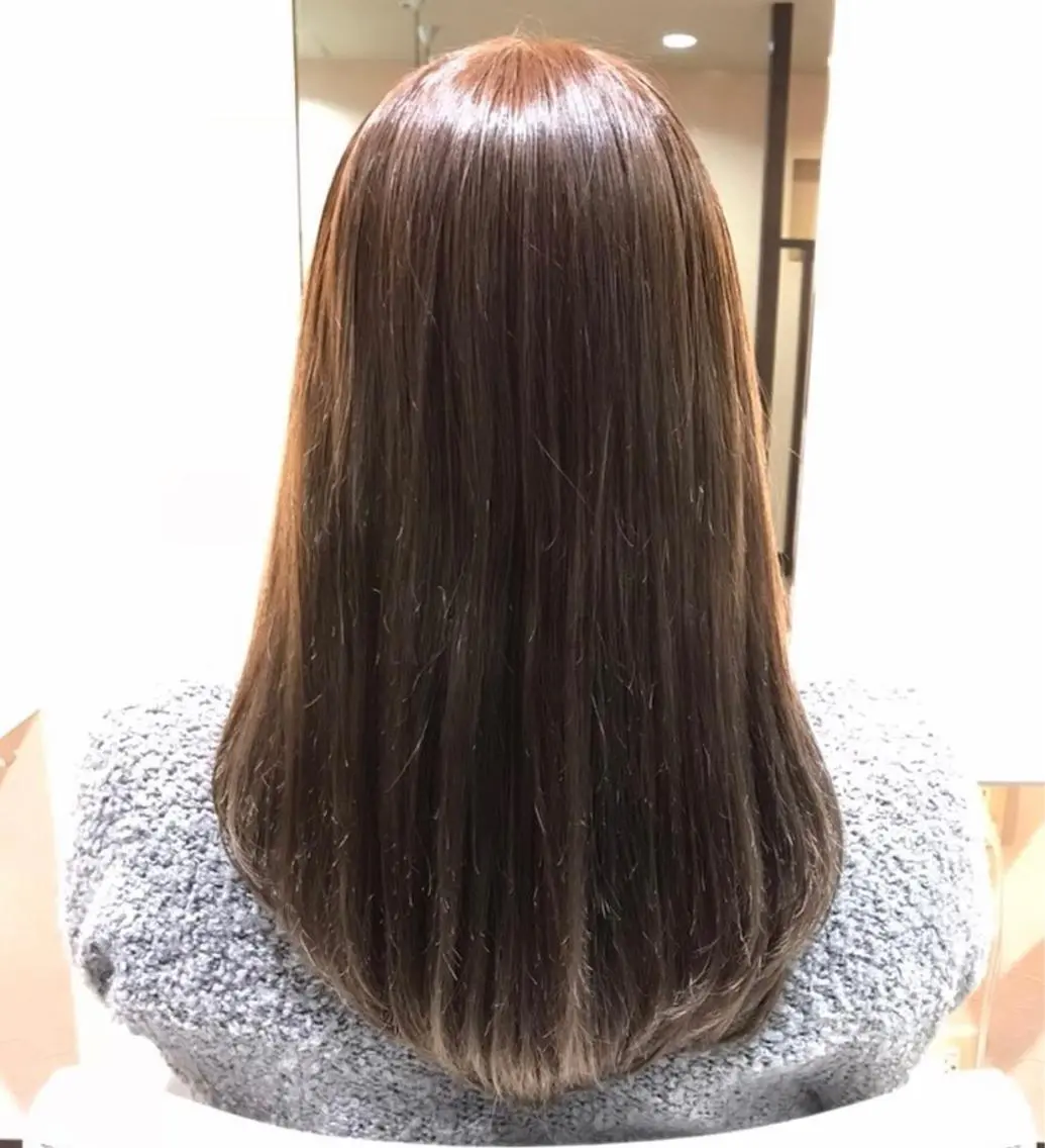 セミロング カラー ベージュカラー イルミナカラー 古川 玲のヘアスタイル