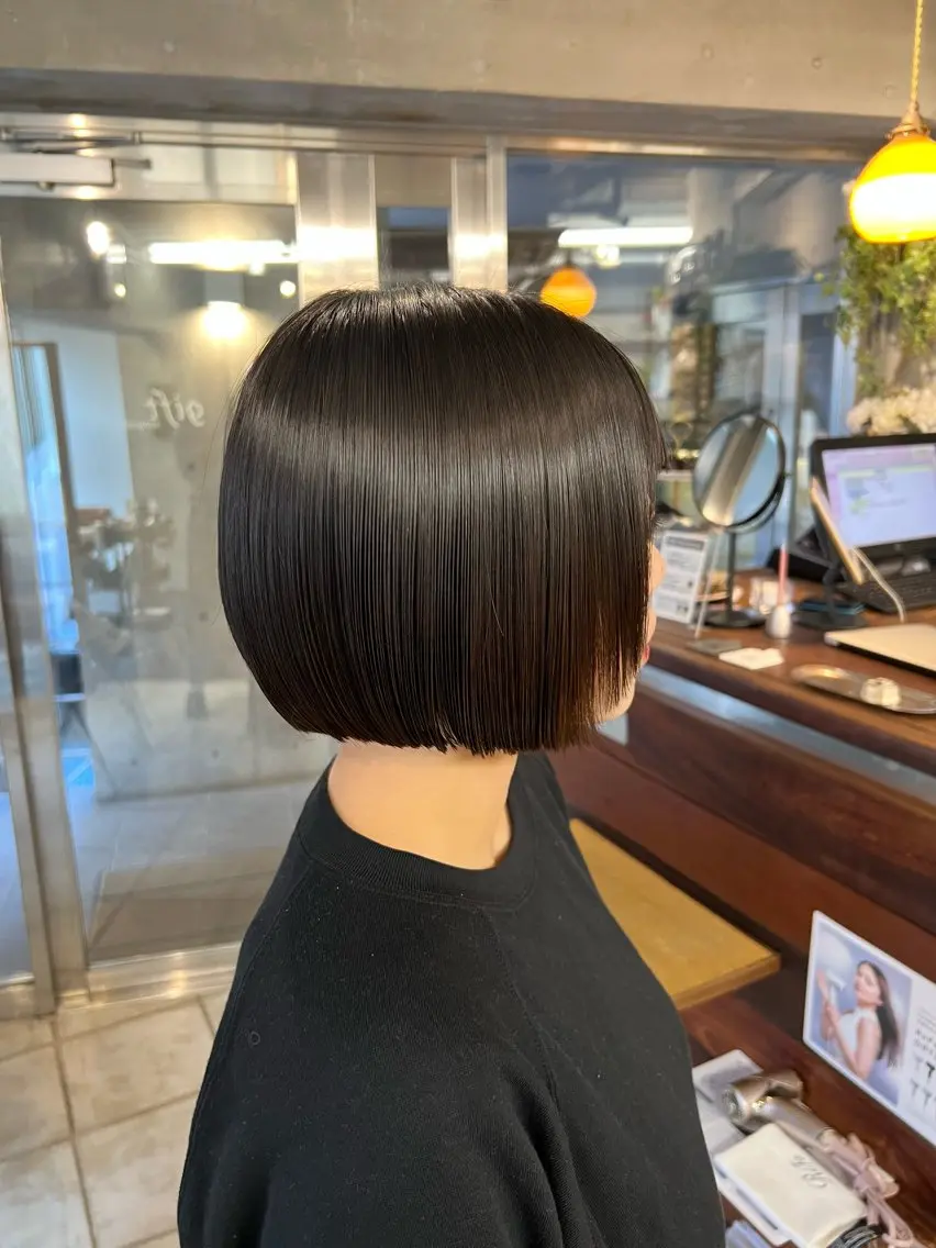 ショート 切りっぱなしボブ ボブ カット 土田かほ/本日🈳 透明感カラー🍃のヘアスタイル