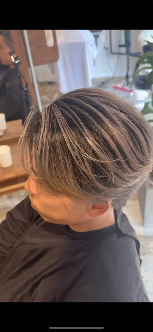 ミディアム カラー バレイヤージュ レイヤーカット 【メンズ特化】　倉山 和樹のヘアスタイル