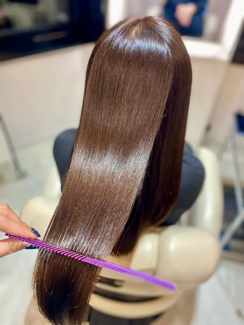 【大得意✨】ナチュラルカット+縮毛矯正+トリートメント✂️の写真