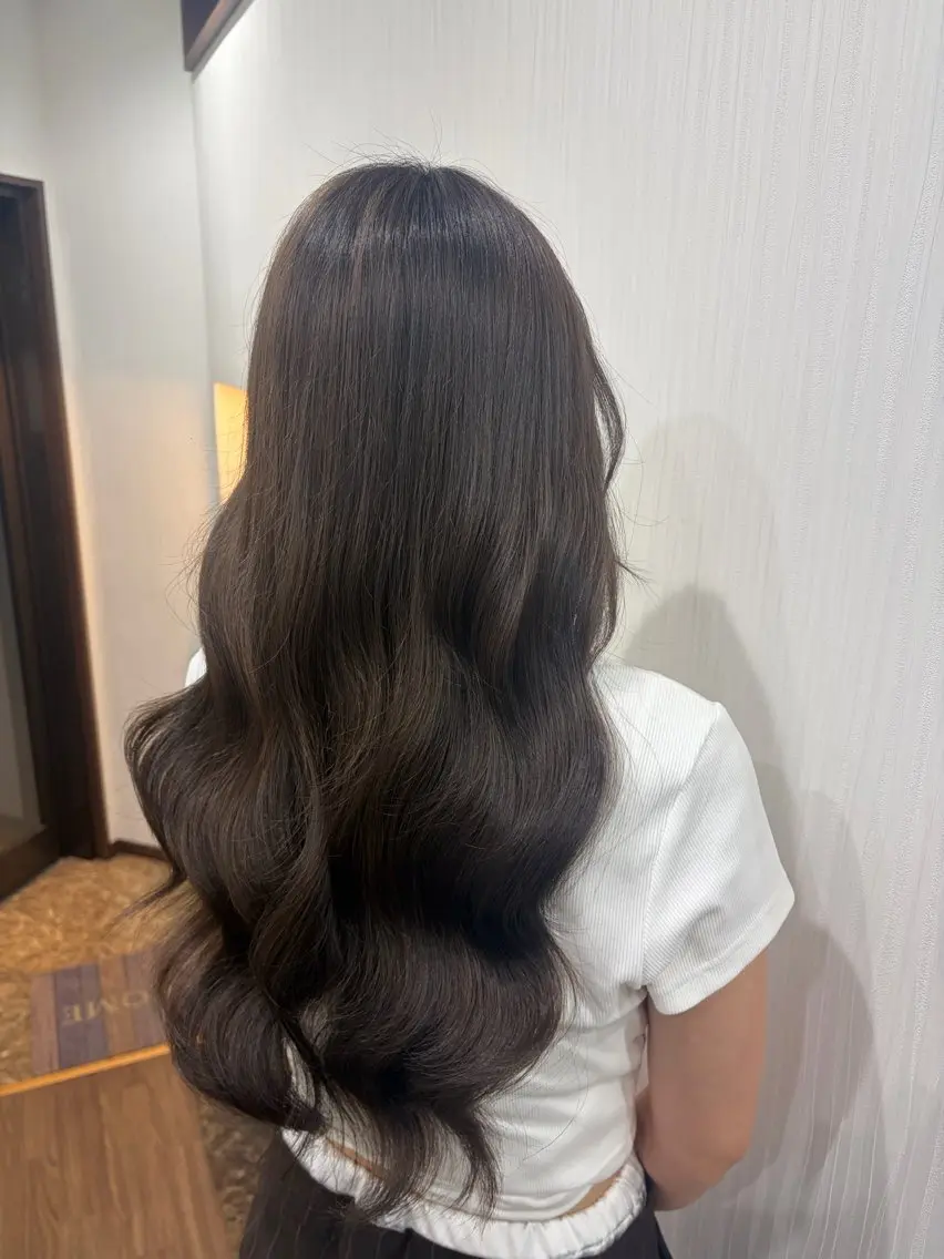 カラー ブリーチ 透明感カラー グレージュ ブリーチなしカラー ヘアカラー AIRI /フロレゾンのヘアスタイル
