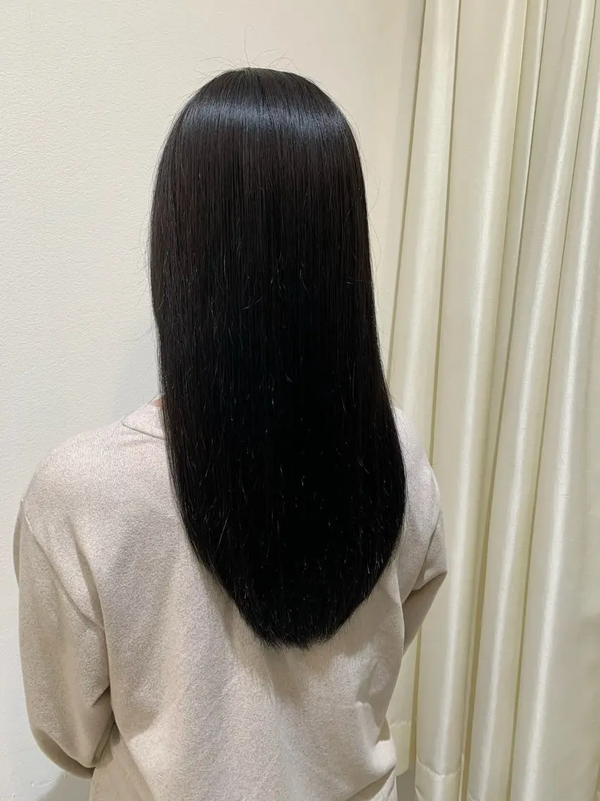 セミロング ヘアカラー 吉田 詩穂のヘアスタイル