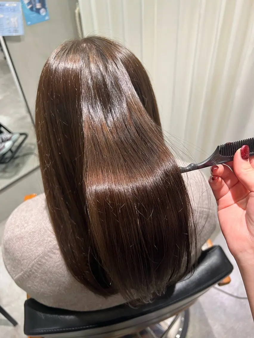 セミロング カラー ブラウンカラー オリーブブラウン 髪質改善 ヘアカラー トリートメント 中山 琴葉のヘアスタイル
