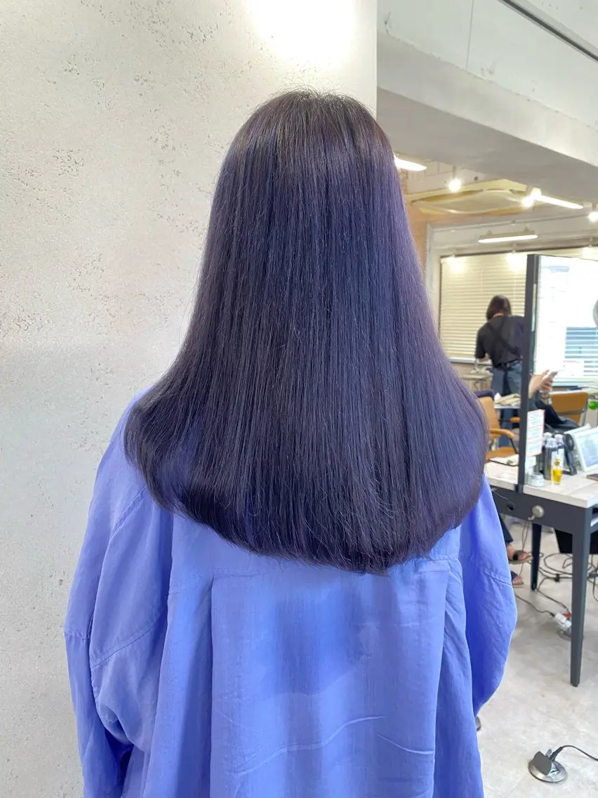 ロング カラー アディクシーカラー ベージュカラー ブリーチ ブルーカラー ブルーラベンダー カット ヘアカラー トリートメント 脱!黒髪 ダブルカラー【上野】のヘアスタイル