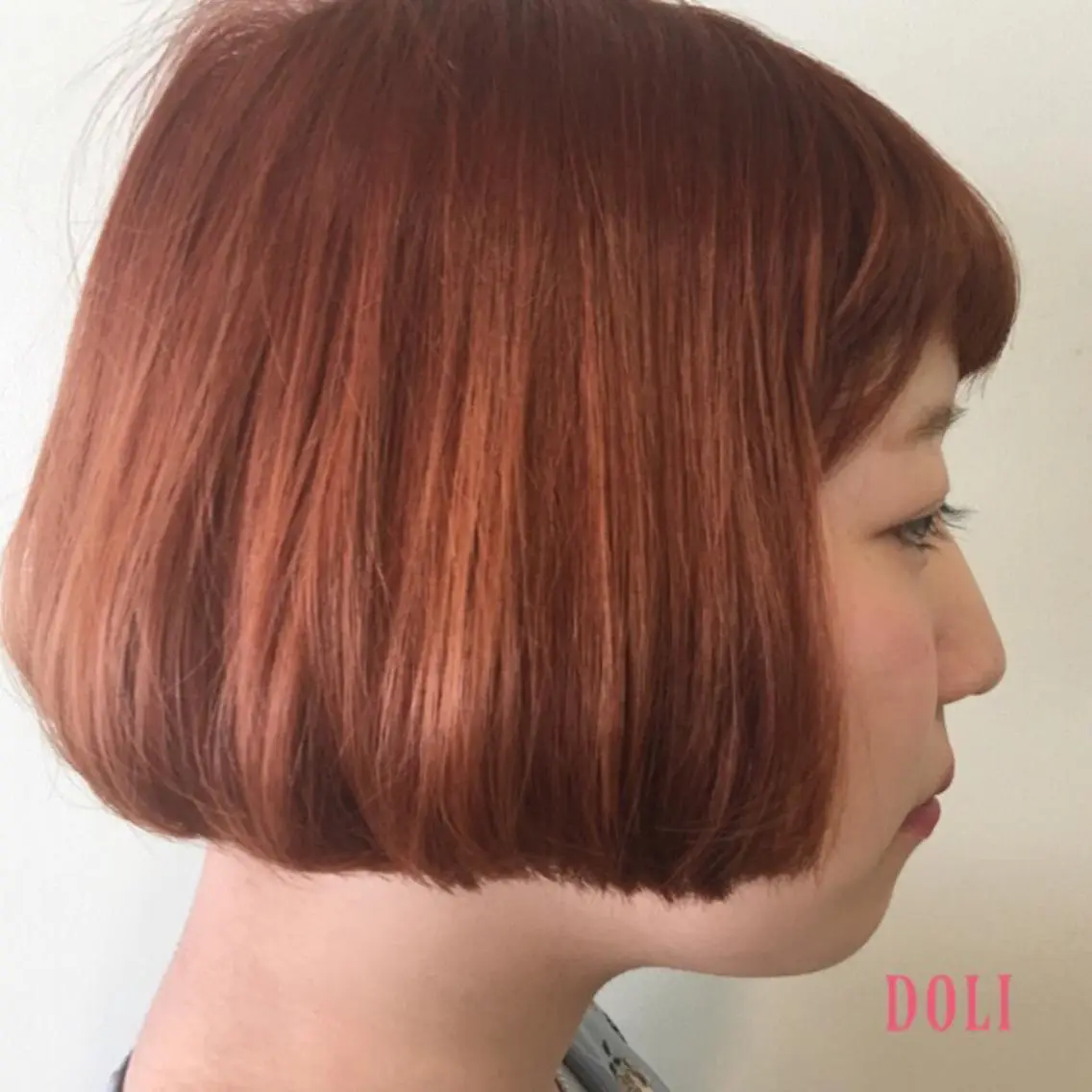 ショート カラー ブリーチ 透明感カラー オレンジ ボブ 中村 碧のヘアスタイル