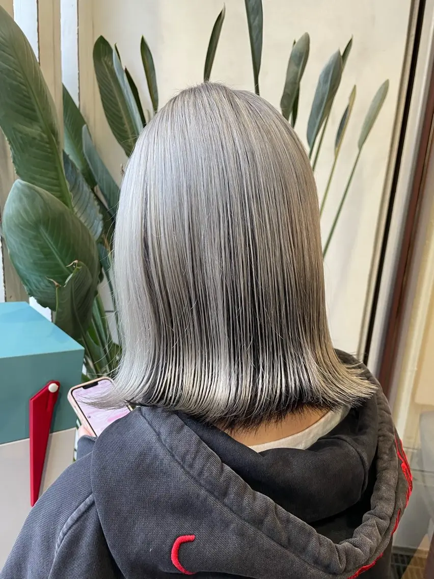 セミロング カラー 【店長】インナー指名 No.1戸塚優思のヘアスタイル