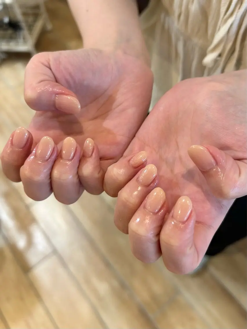 ネイル ハンドネイル 𝗶𝗿𝗼𝗵𝗮 ໒꒱ 𓏸*˚のネイルデザイン