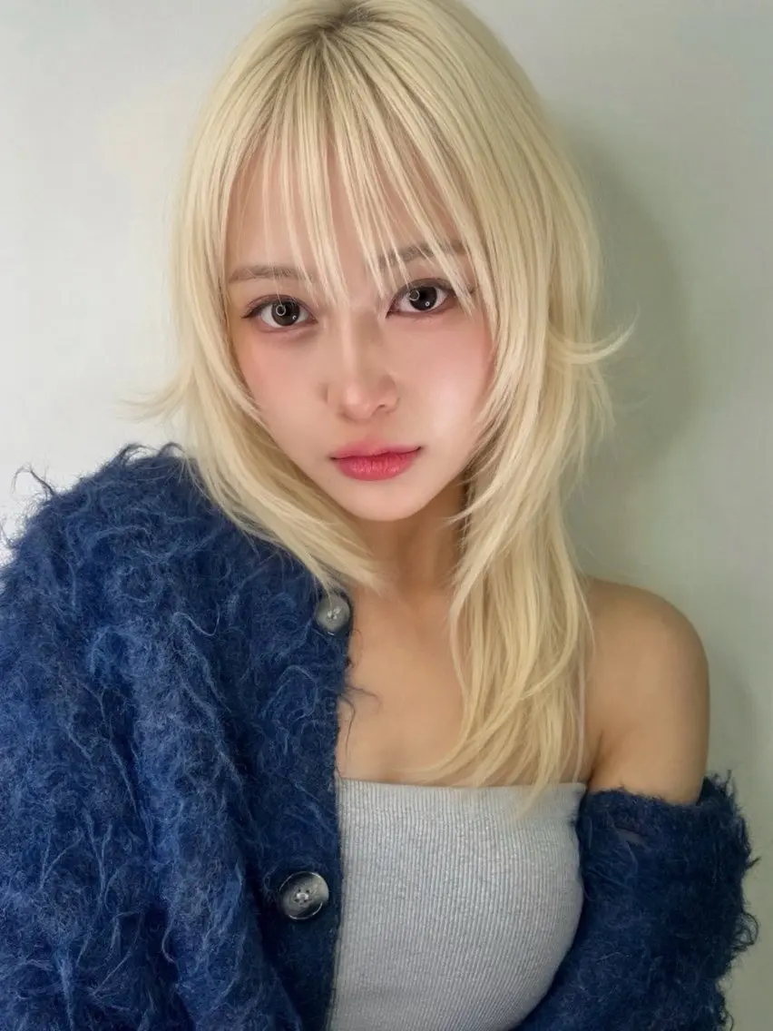 セミロング 透明感カラー/ レイヤー/箕浦 稜真のヘアスタイル