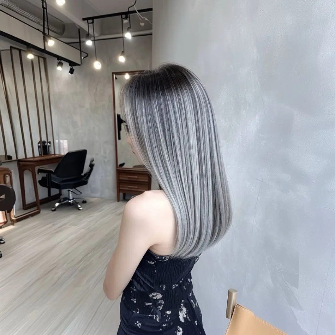 セミロング カラー Lucia 植田泰介のヘアスタイル