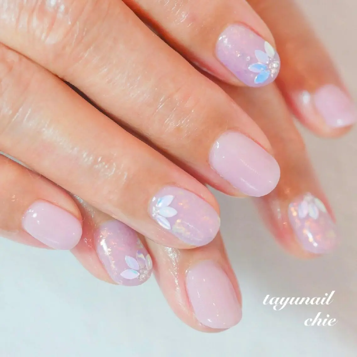 ネイル オーロラネイル ブルー ジェルネイル パラジェル 春ネイル ネイルサロン 【たゆnail】のネイルデザイン