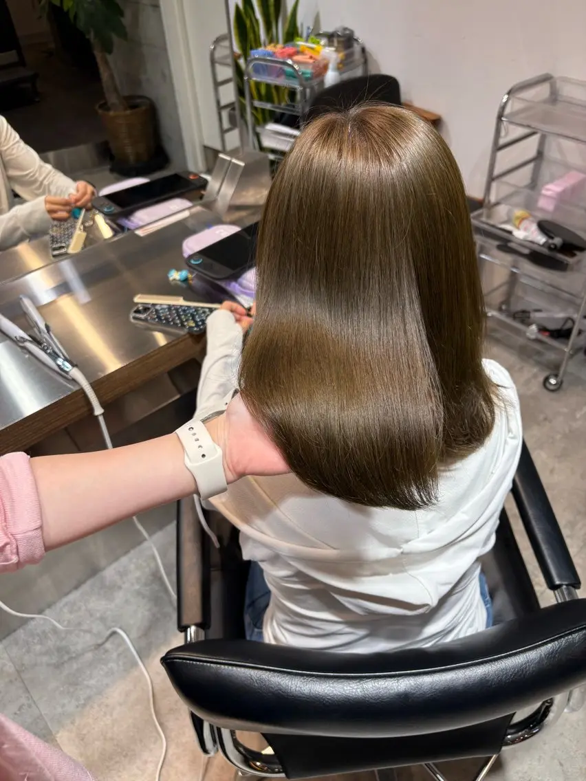ミディアム カラー ヘアカラー トリートメント 透明感ｶﾗｰ✧︎*。 細田 碧のヘアスタイル
