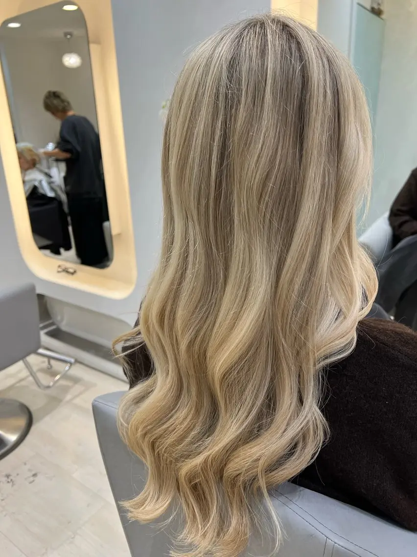 ミディアム カラー ヘアカラー 堀井 凌平のヘアスタイル