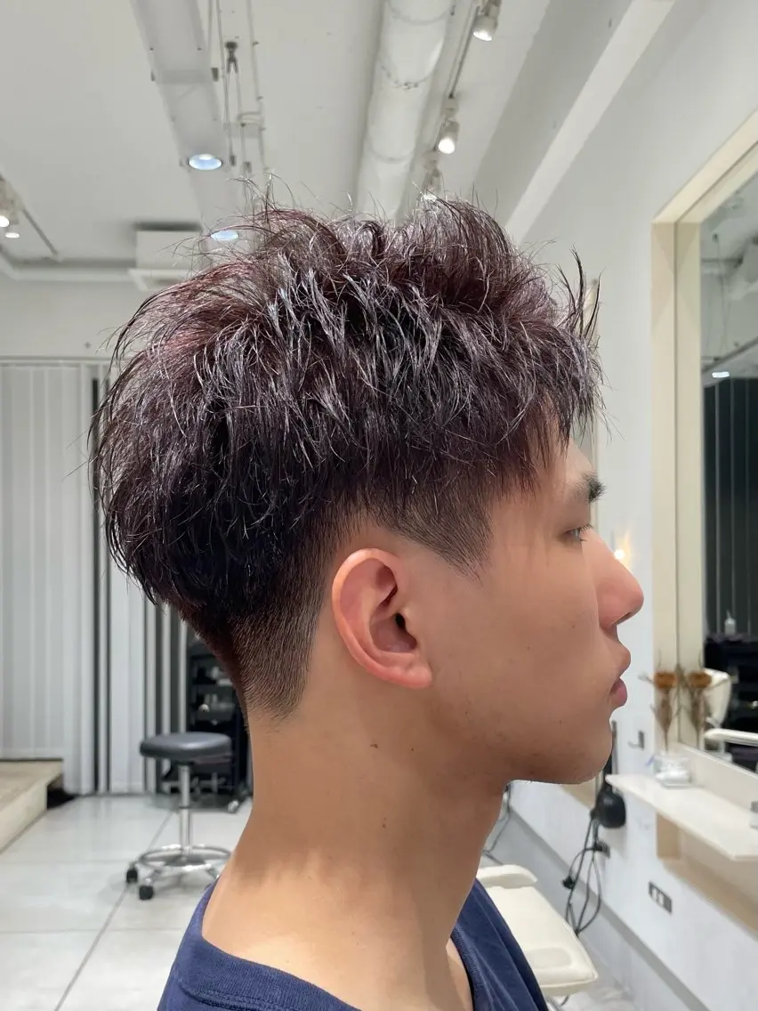 ショート カラー メンズ ブリ—チ🌈カラ— 🌀パ—マ🌿ちえのヘアスタイル