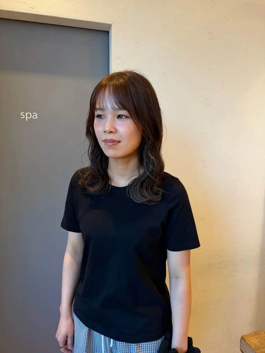 ミディアム 佐々木 彩羽のヘアスタイル