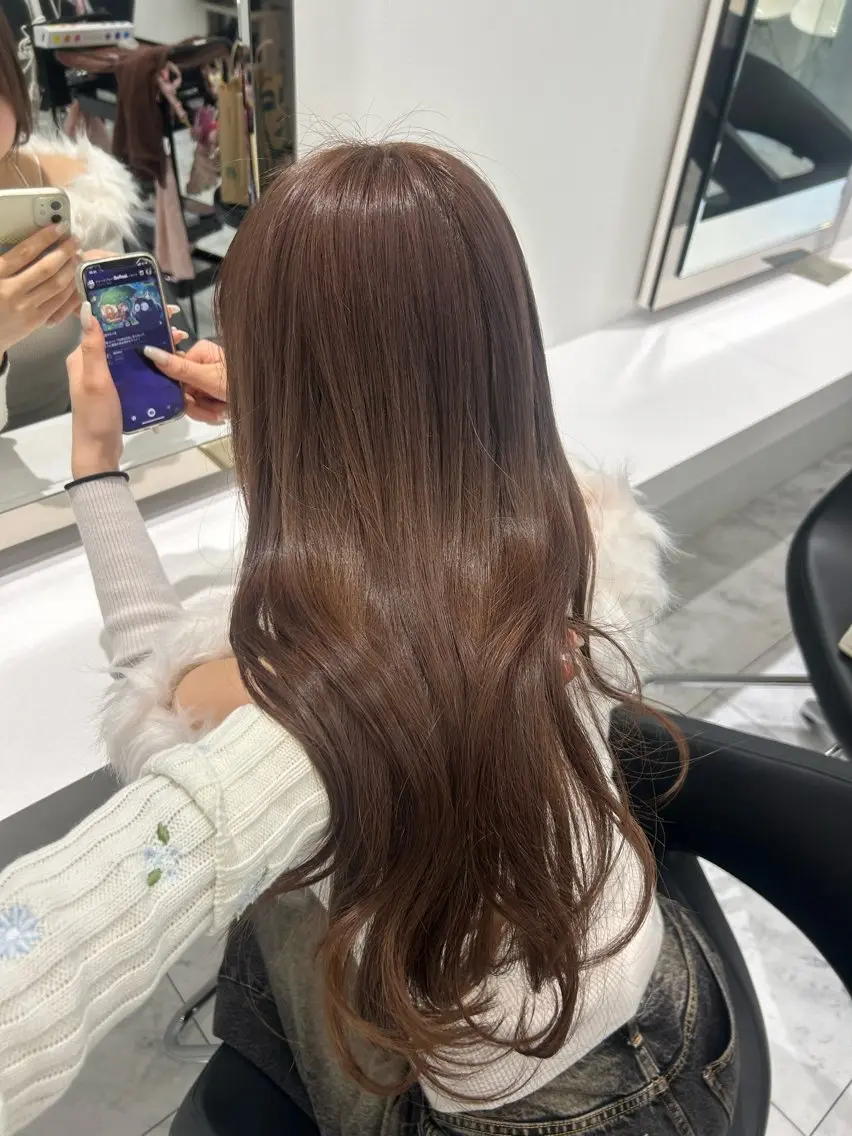 セミロング カラー ヘアアレンジ MOMO艶髪 🩵モテカラーのヘアスタイル