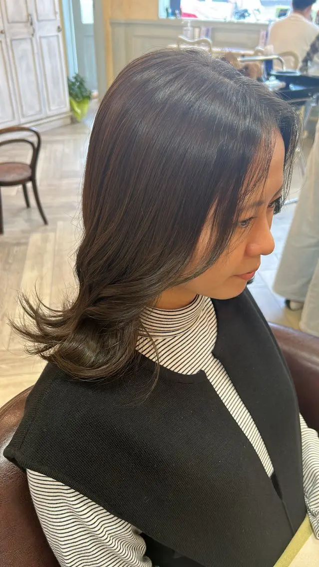《平日限定》《ママさんオススメ‼️》カット+ワンカラー+艶髪トリートメント🌿の写真