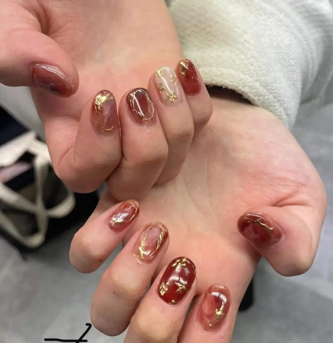 ネイル アートネイル べっ甲ネイル ボルドー 成人式 ジェルネイル nailstudio eviz新宿店のネイルデザイン