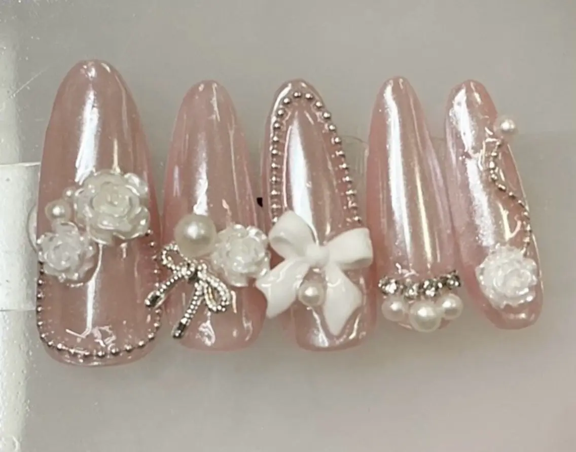 ネイル アートネイル フットネイル フレンチネイル ジェルネイル ガラスフレンチ Queeens nailのネイルデザイン